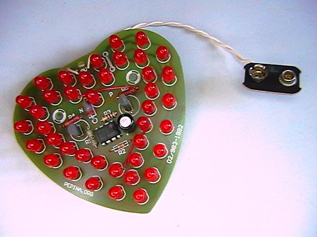 пулсиращо сърце с LED диоди  PEPINAKIT