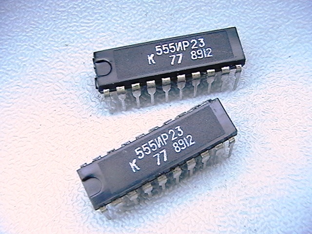 К555ИР23   = SN74LS374N   20pin