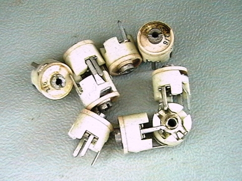 кон.променлив 2/6pf  plastic capacitor