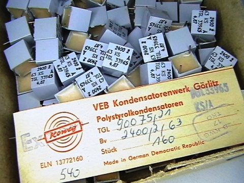 2.400/63V,  G (?2 percent ), TGL33965, RFT  Koweg