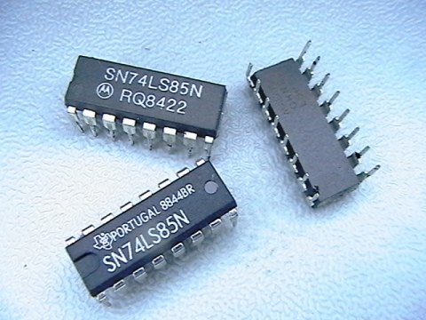 SN74LS85N   = К555СП1